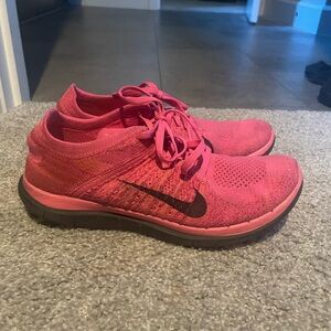 Nike flyknit free shoes
